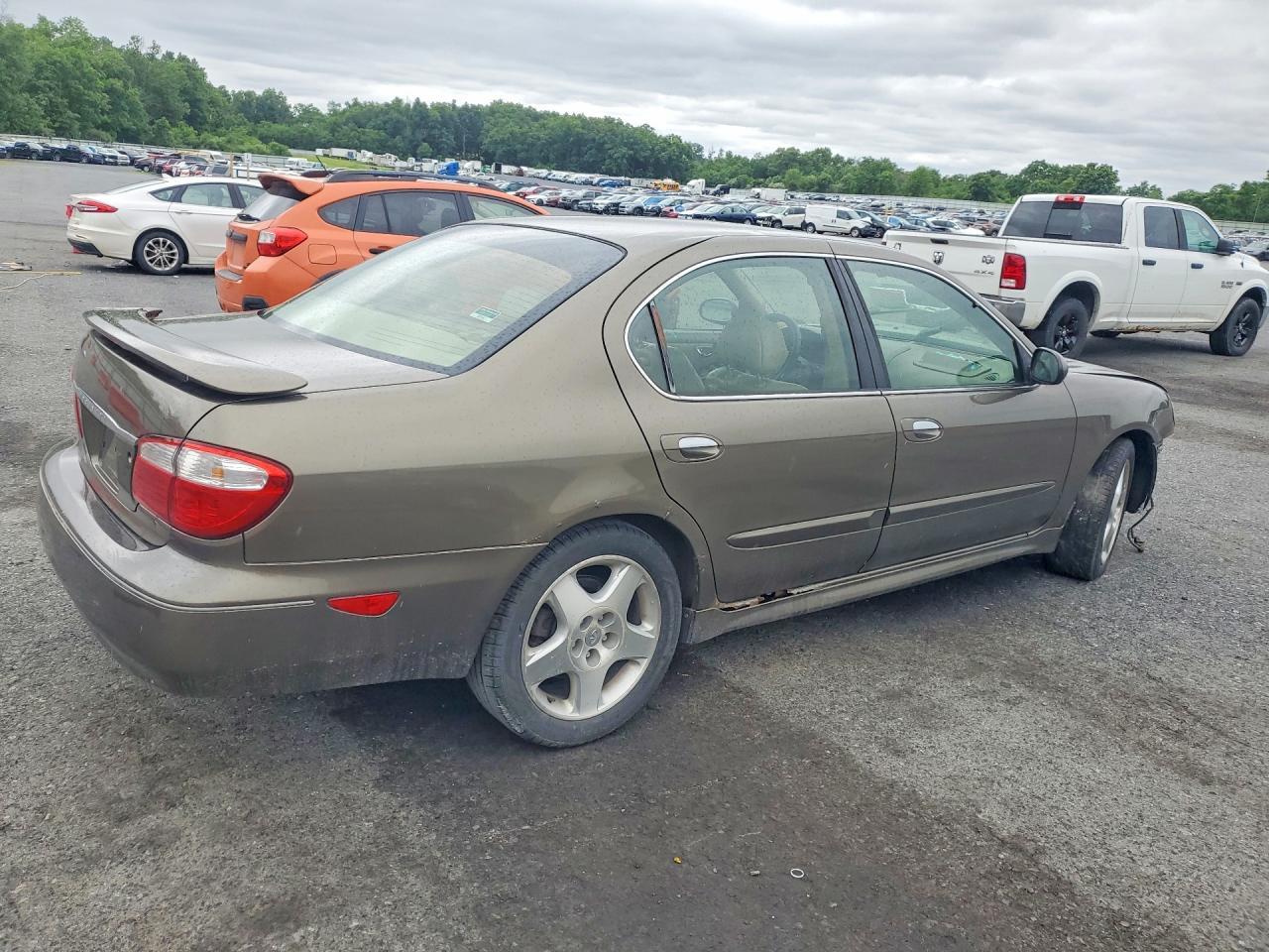 2001 Infiniti I30 Base - Image 3