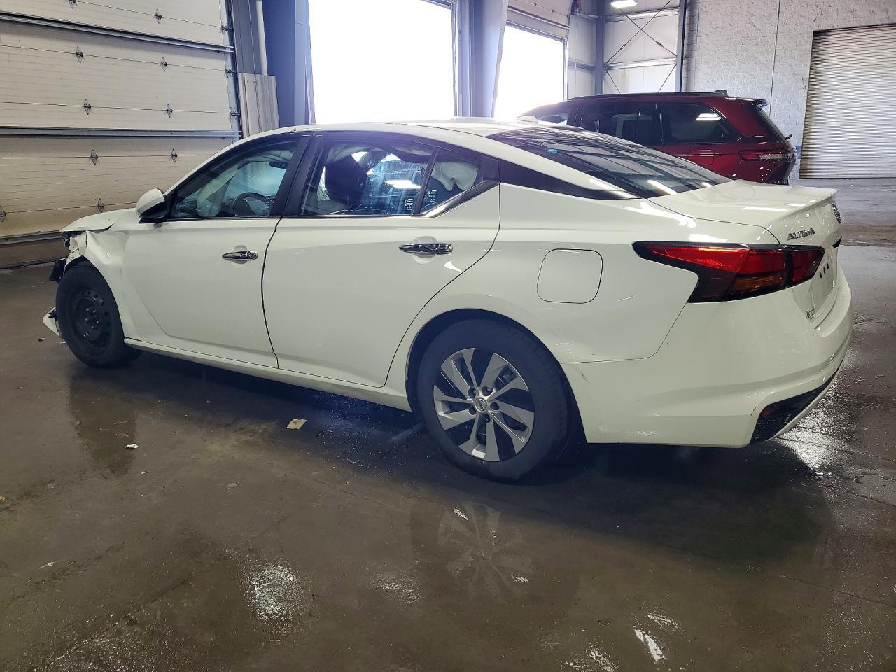 2020 Nissan Altima S - Фото 2