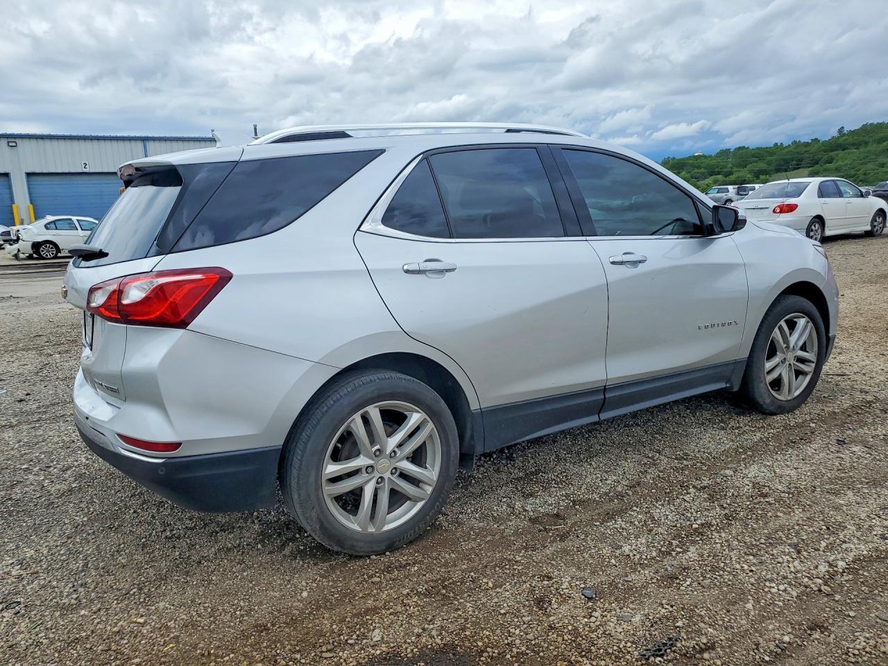 2018 Chevrolet Equinox Premier - Image 3