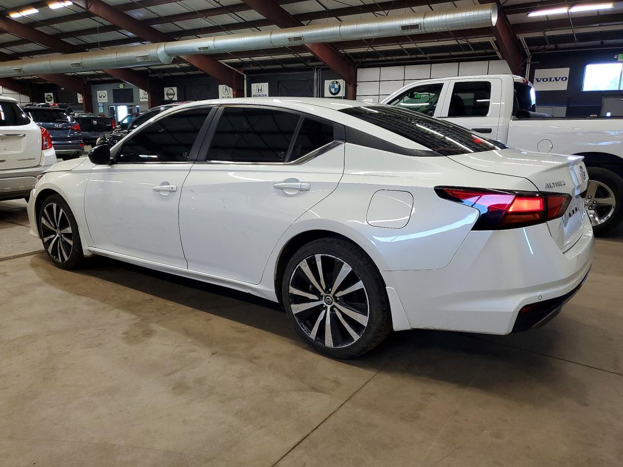 2021 Nissan Altima Sr - Фото 2