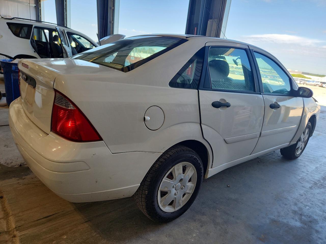 2007 Ford Focus Zx4 - Фото 3