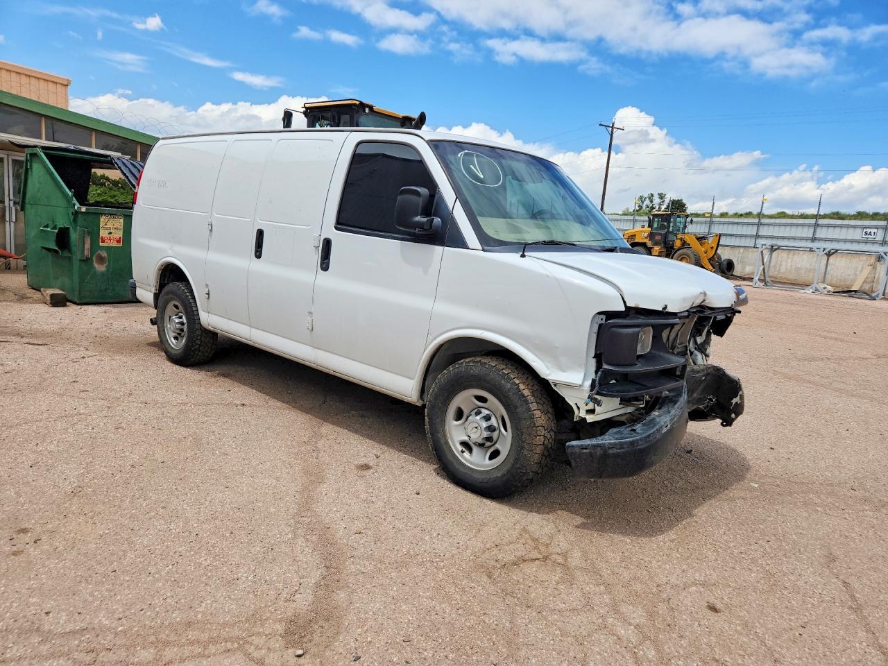 2017 Chevrolet Express G2500 - Фото 4