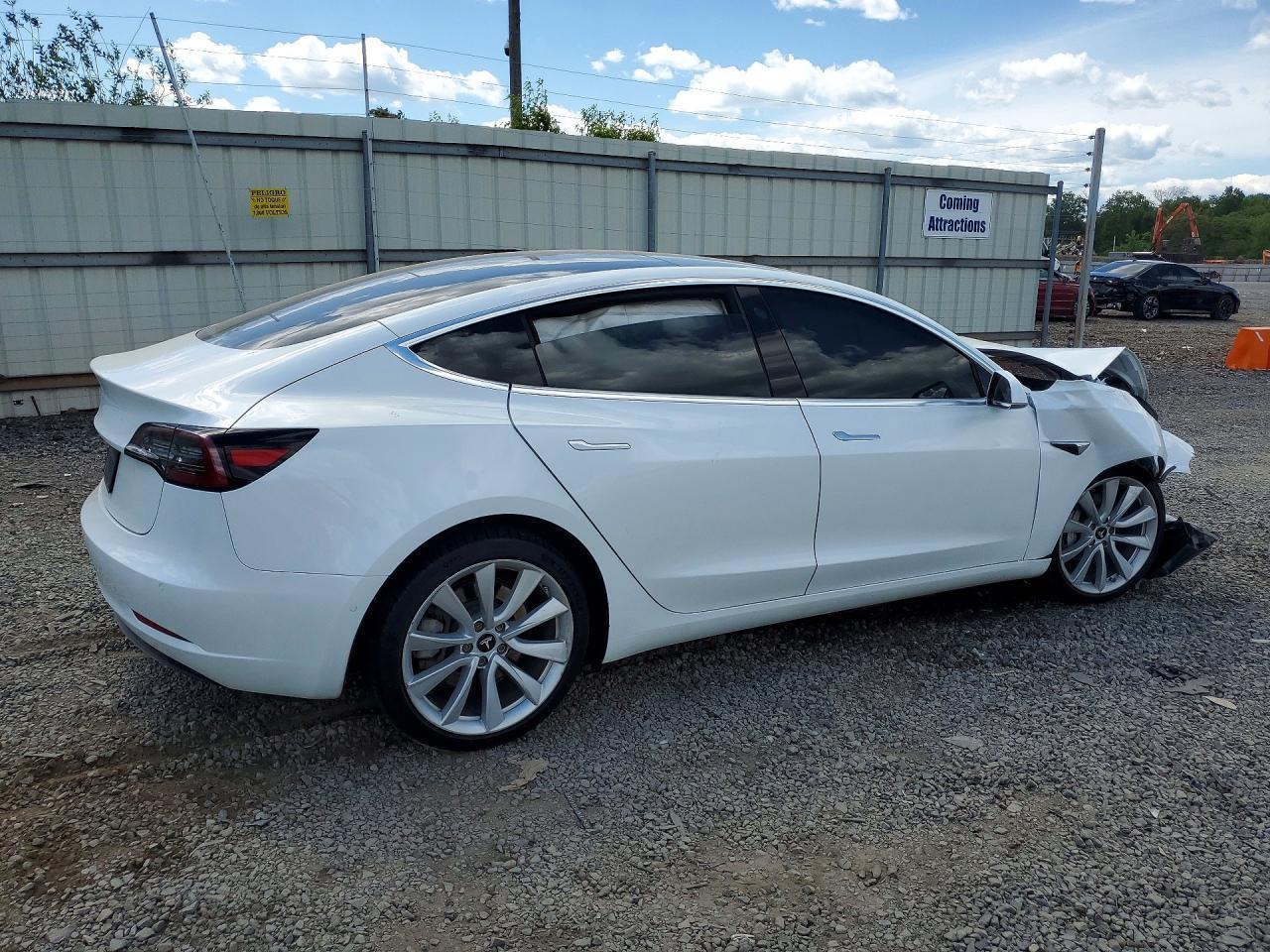 2020 Tesla Model 3 - Фото 3