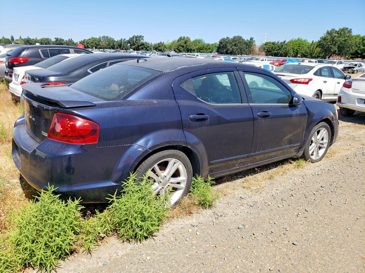 2012 Dodge Avenger Sxt - Image 3