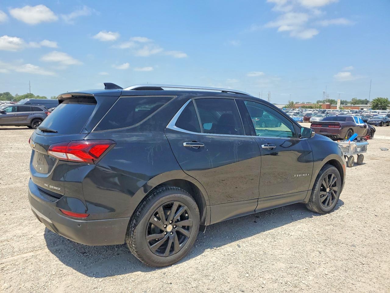 2022 Chevrolet Equinox Premier - Фото 3