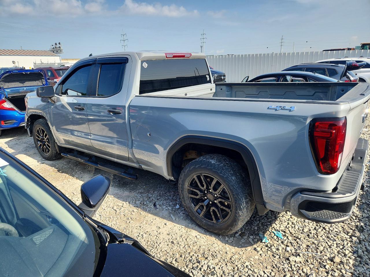 2024 GMC Sierra K1500 - Image 2
