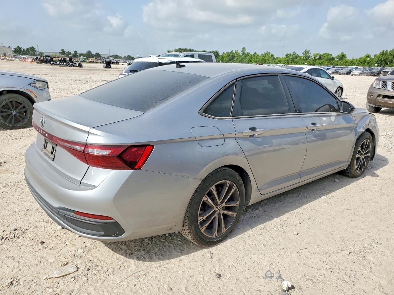 2025 Volkswagen Jetta Sport - Фото 3