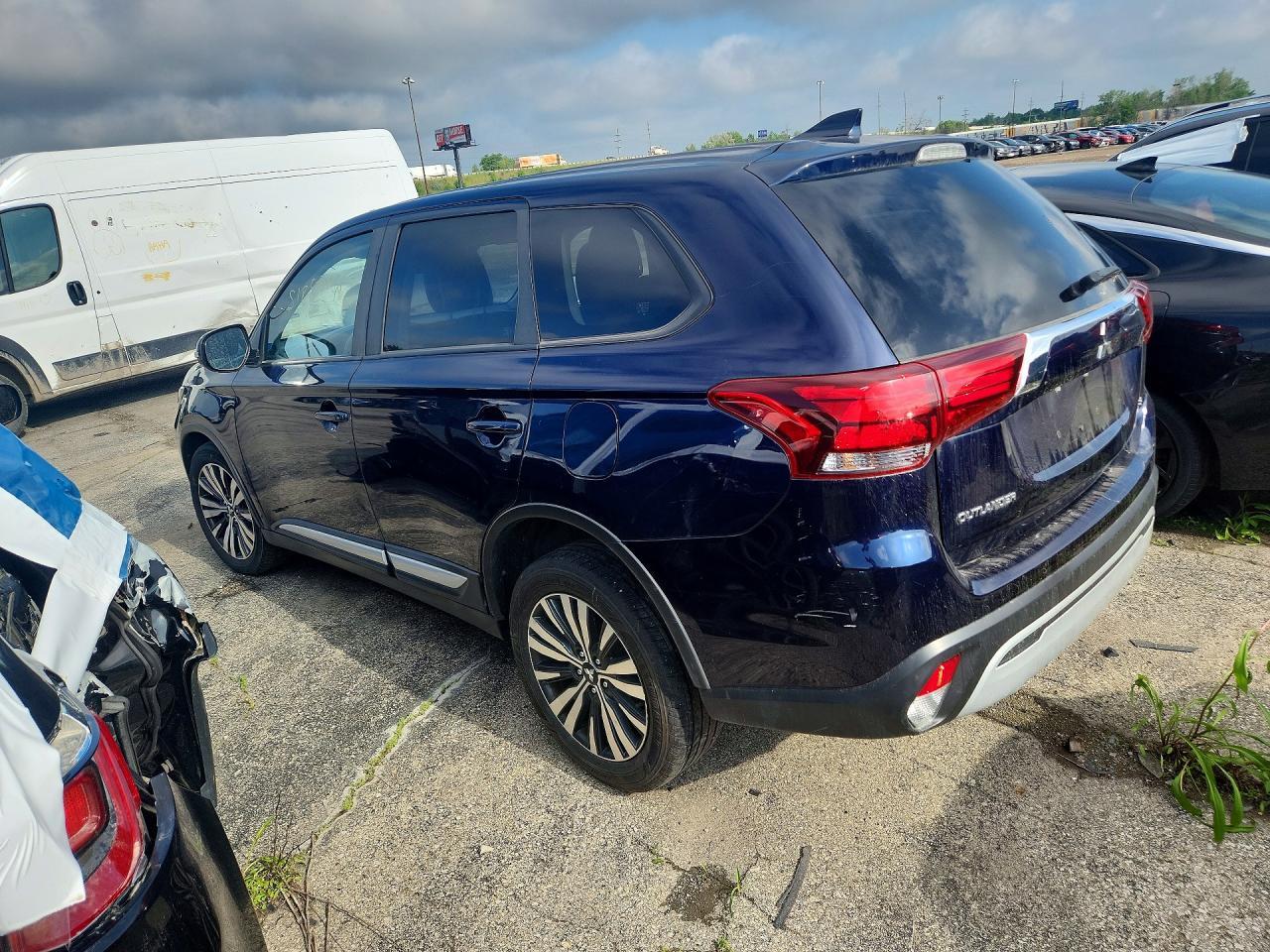 2020 Mitsubishi Outlander Se - Фото 2