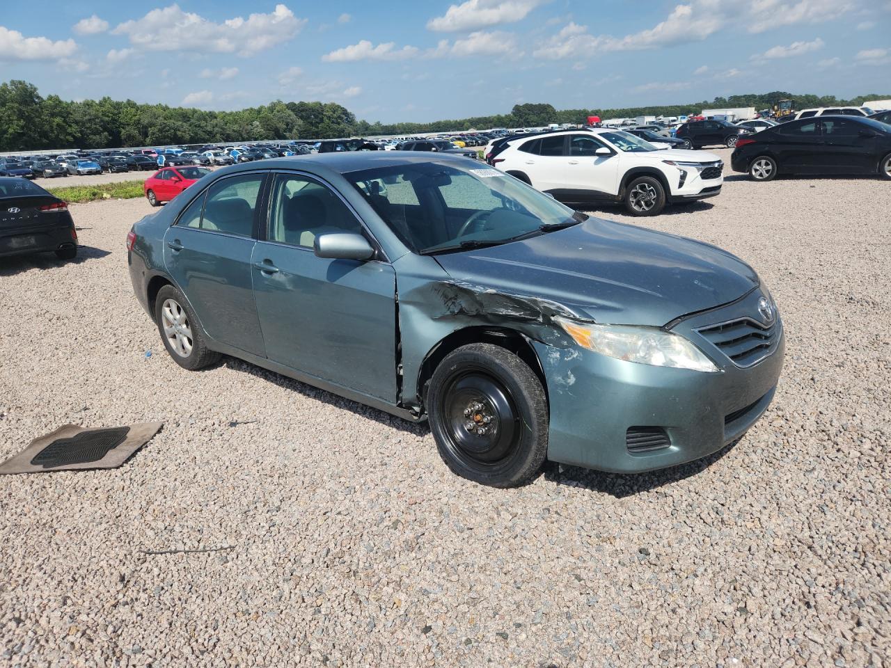2011 Toyota Camry Le - Image 4