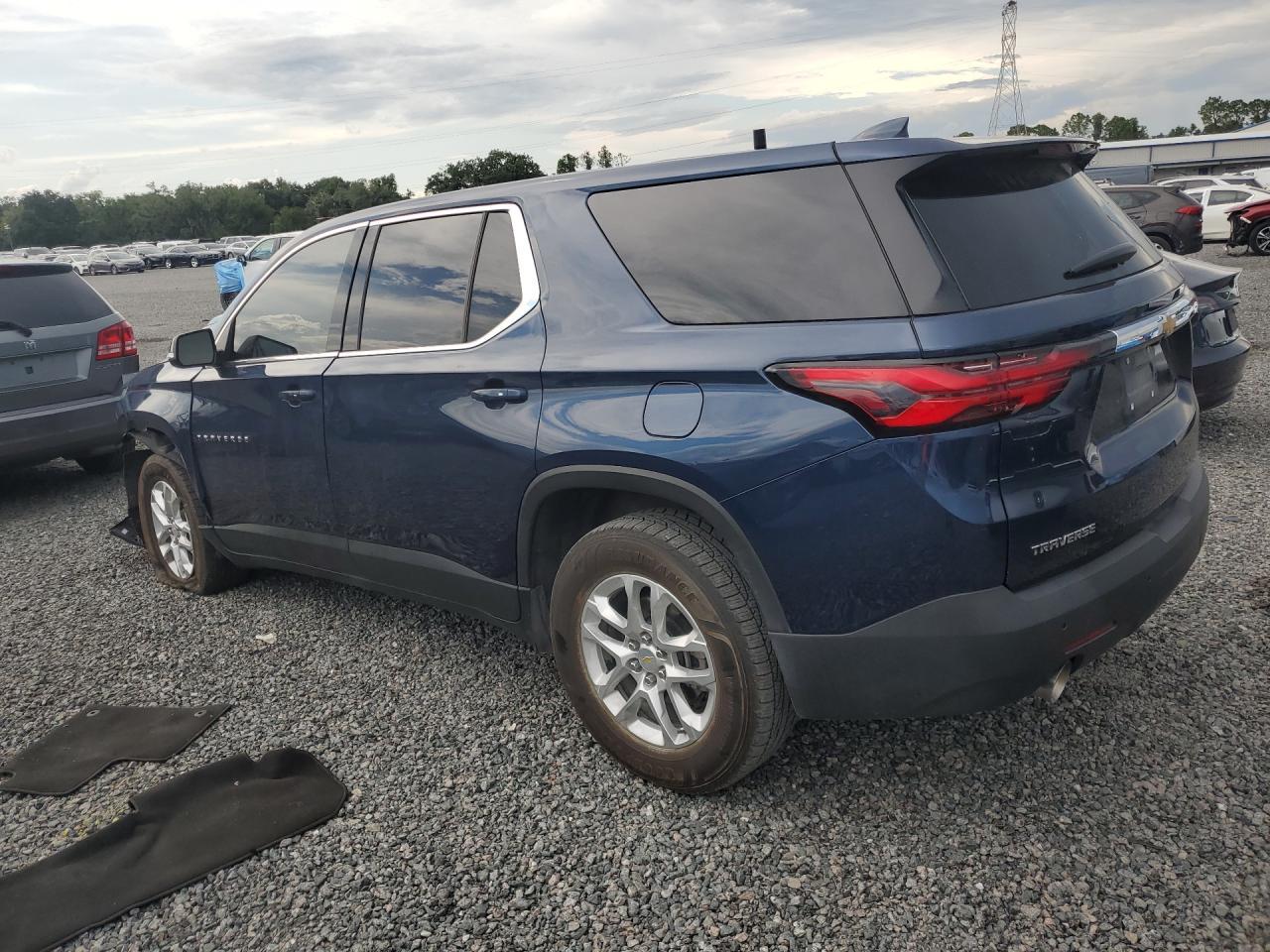2022 Chevrolet Traverse - Фото 2