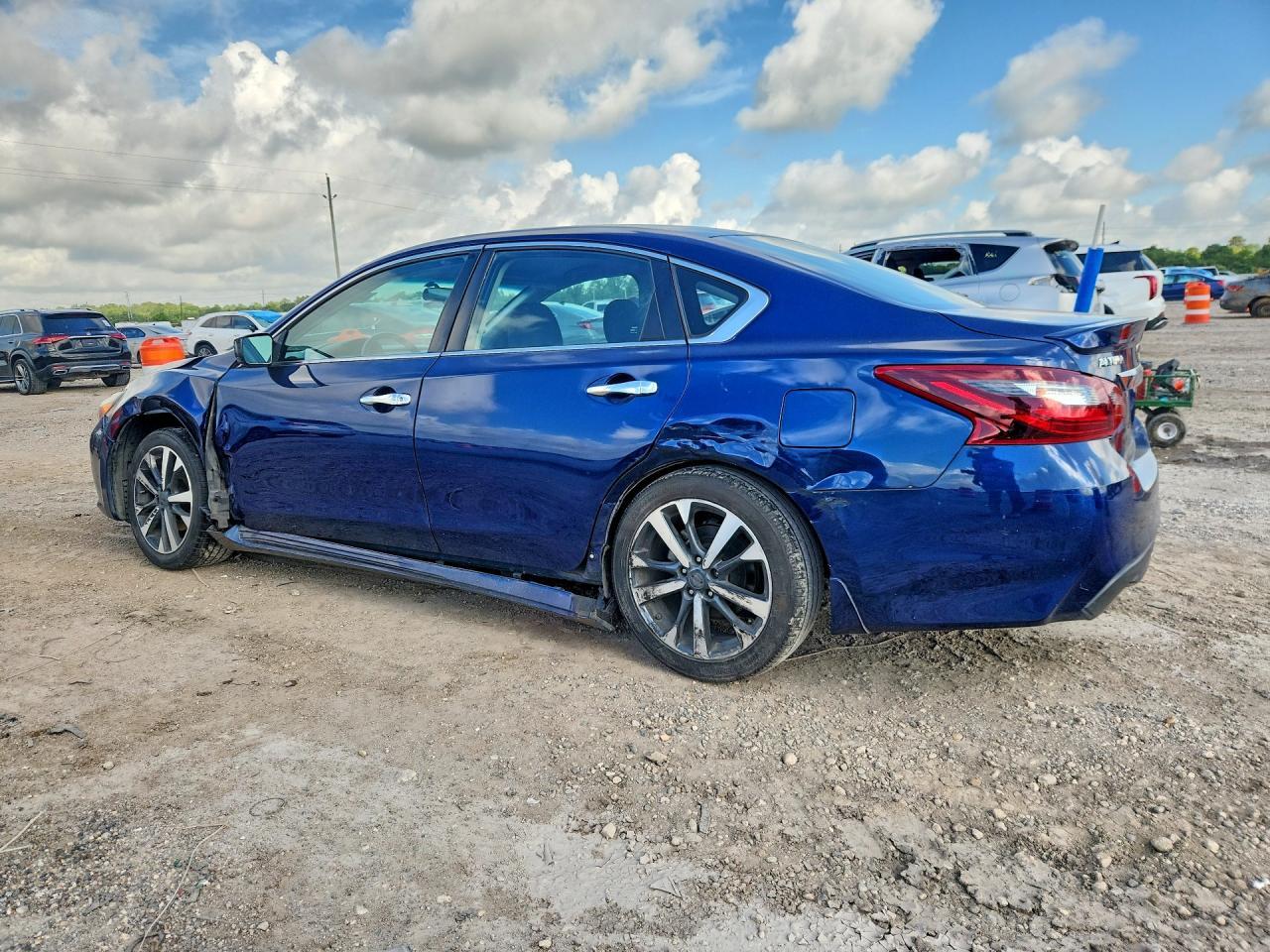 2017 Nissan Altima 2.5 Sr - Фото 2