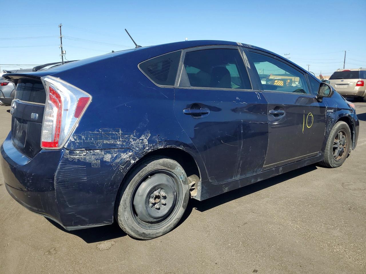 2015 Toyota Prius Two - Фото 3