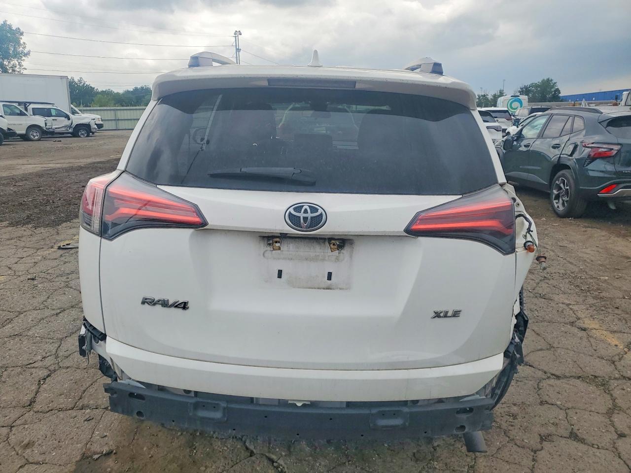 2018 Toyota Rav4 Xle - Image 6