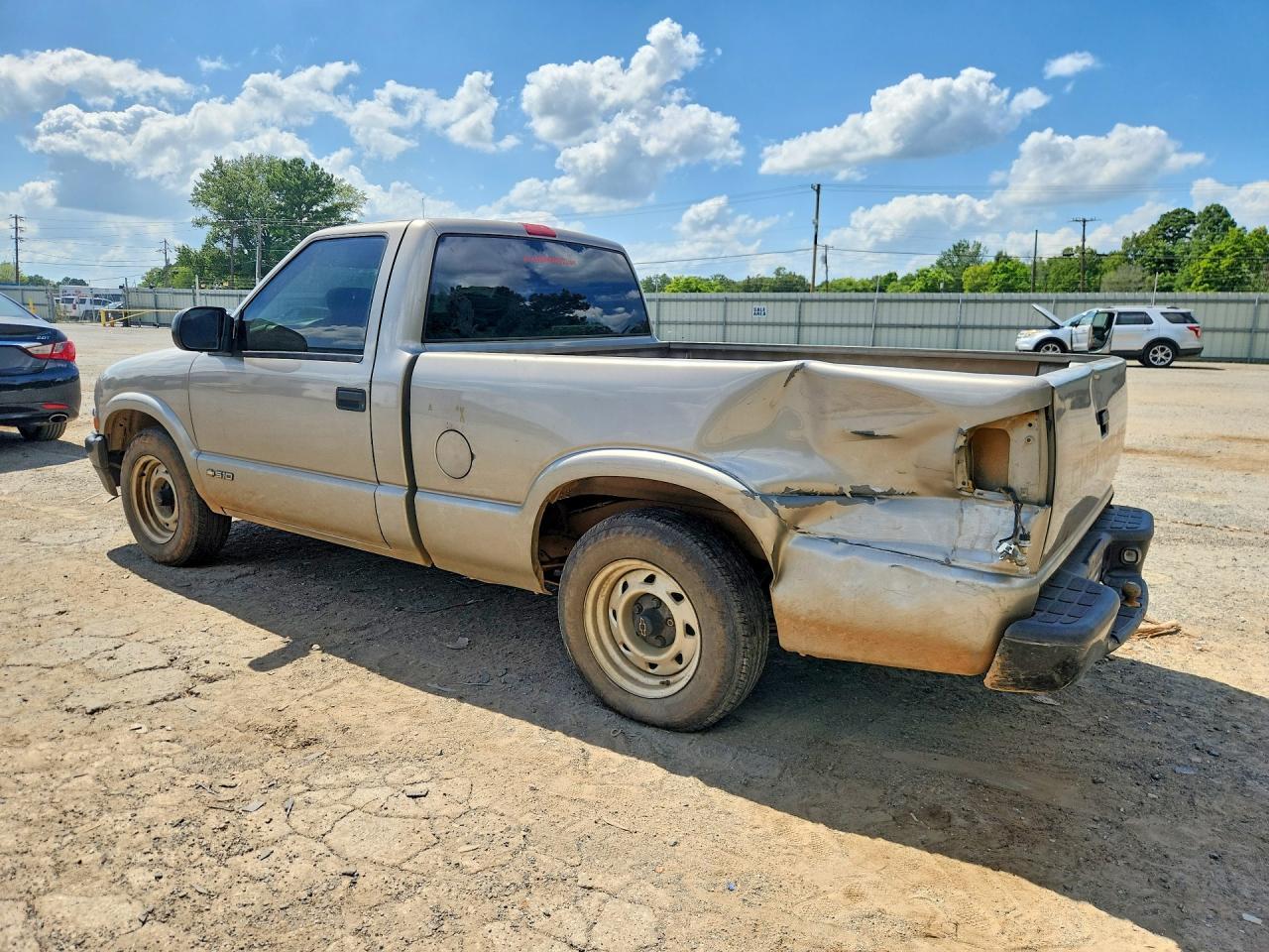 2001 Chevrolet S Truck S10 - Image 2