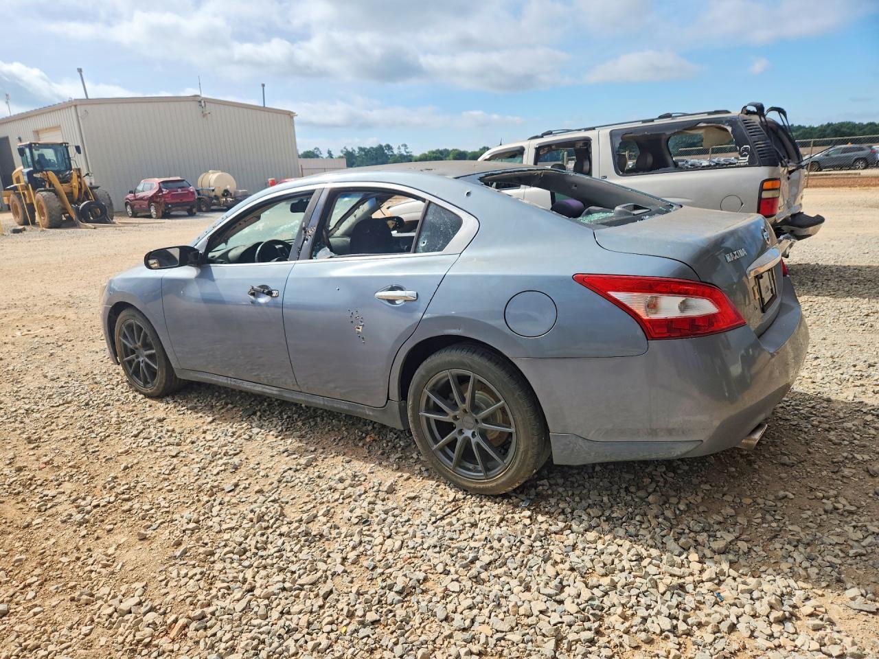 2011 Nissan Maxima S - Image 2