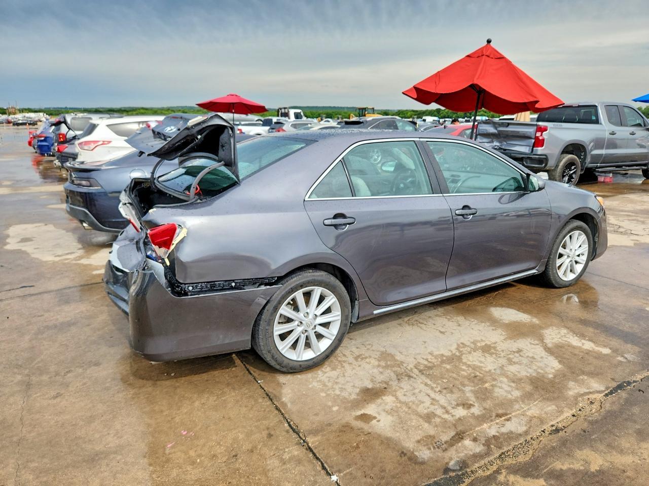 2012 Toyota Camry Xle - Image 3