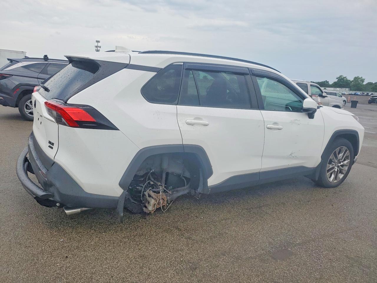 2019 Toyota Rav4 Xle Premium - Фото 3