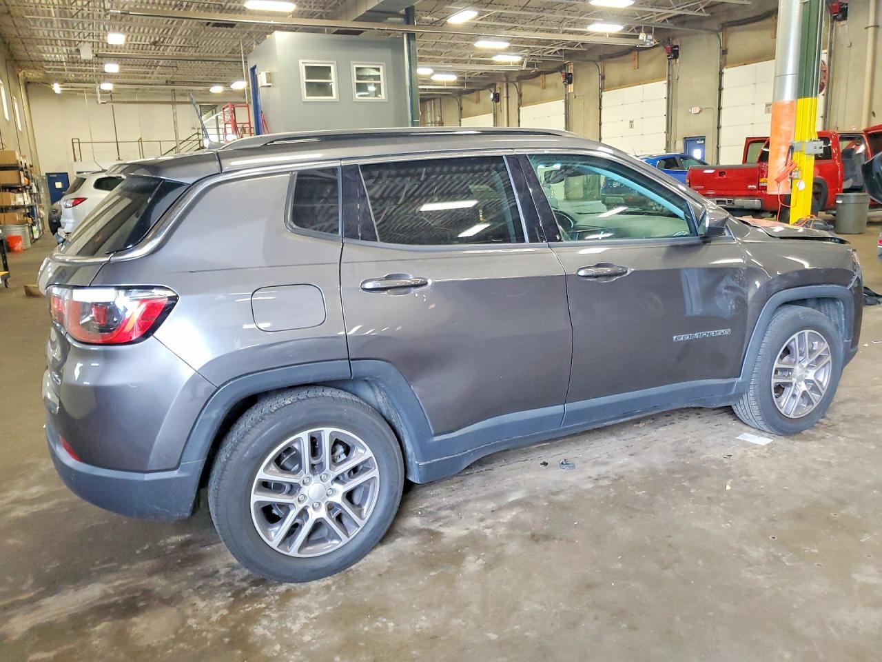 2020 Jeep Compass Latitude - Фото 3