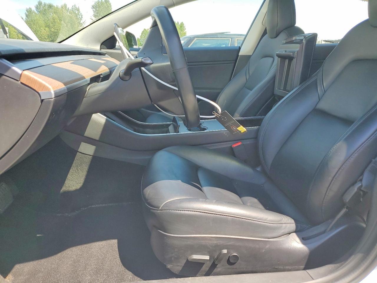 2018 Tesla Model 3 - Фото 7
