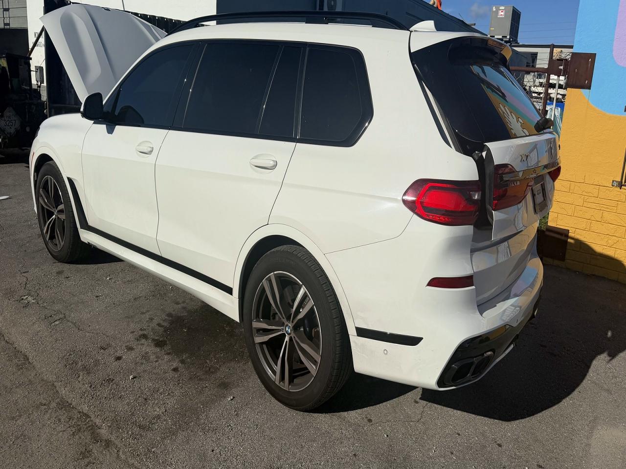 2022 BMW X7 xDrive50I - Фото 3