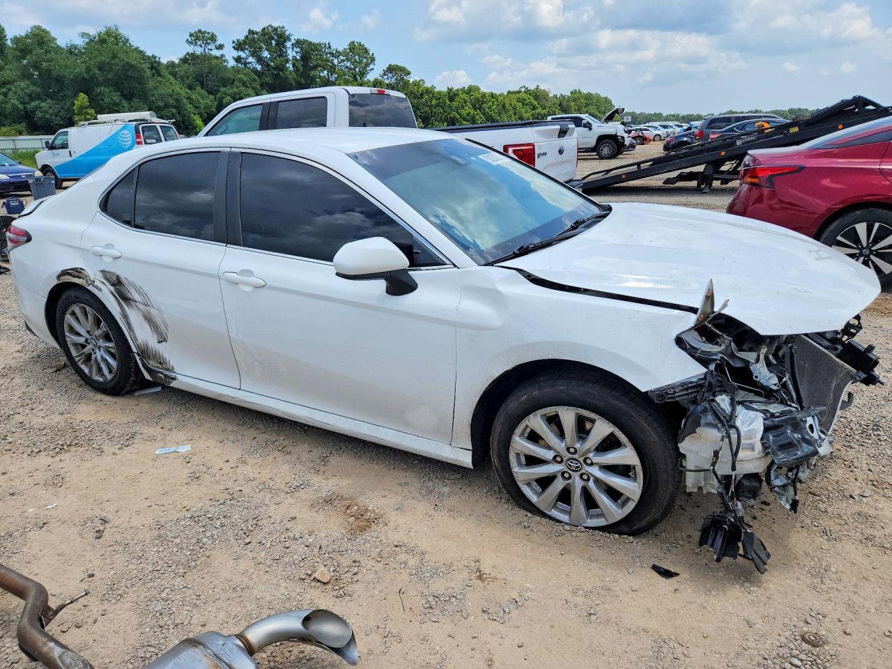 2018 Toyota Camry Le - Image 4