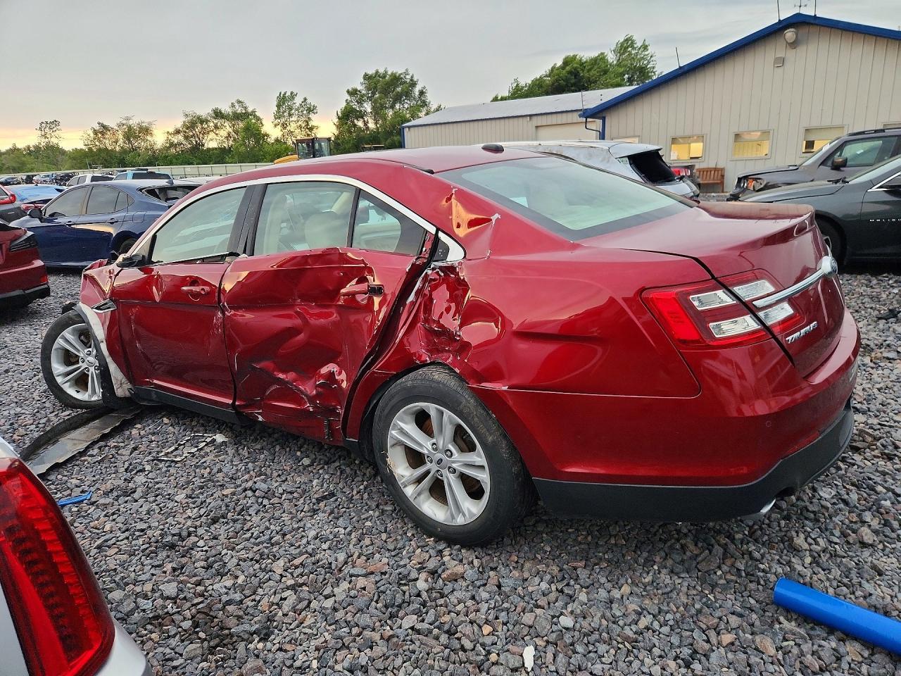 2018 Ford Taurus Sel - Image 2