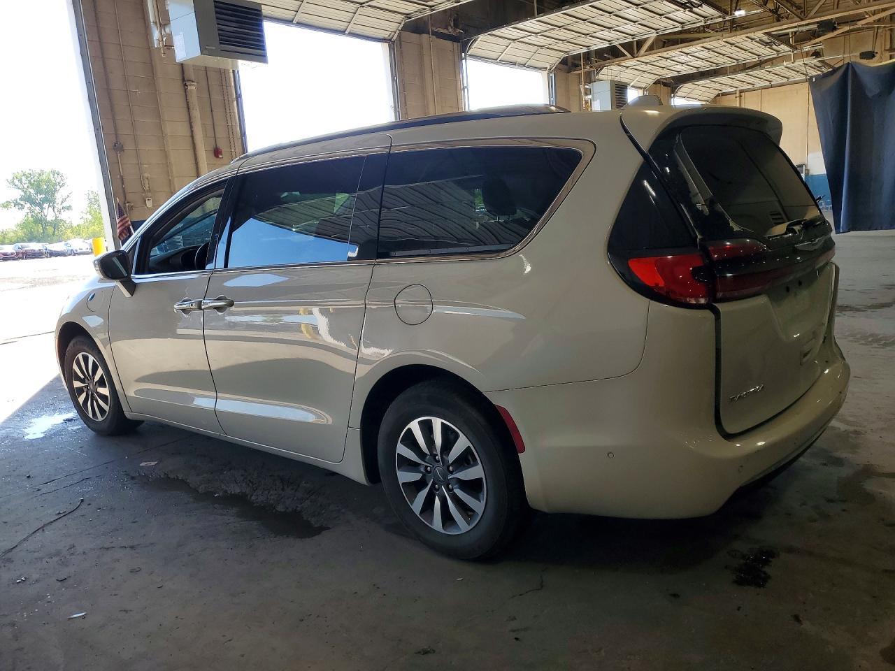 2021 Chrysler Pacifica Hybrid Touring L - Image 2