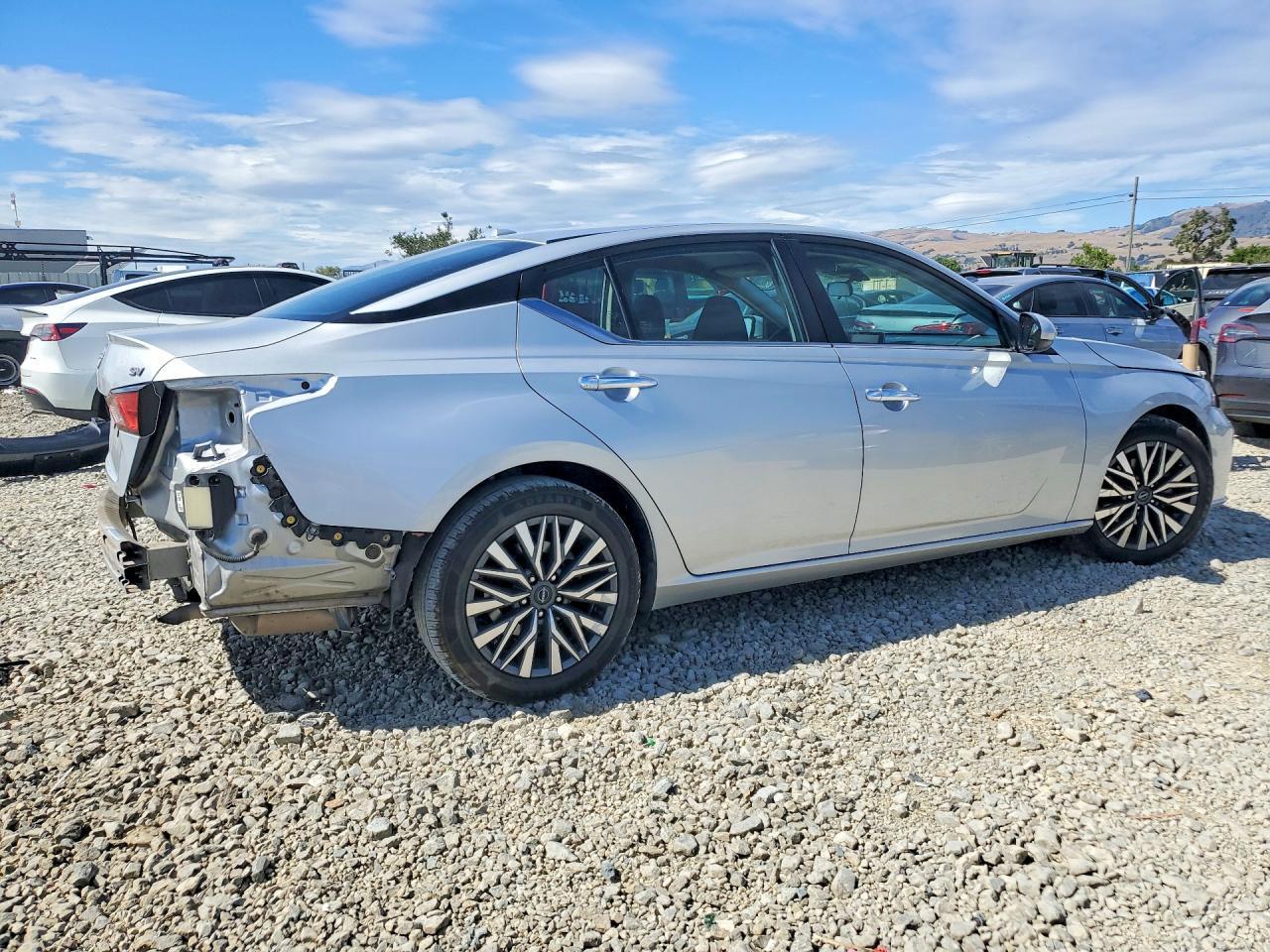 2023 Nissan Altima Sv - Фото 3