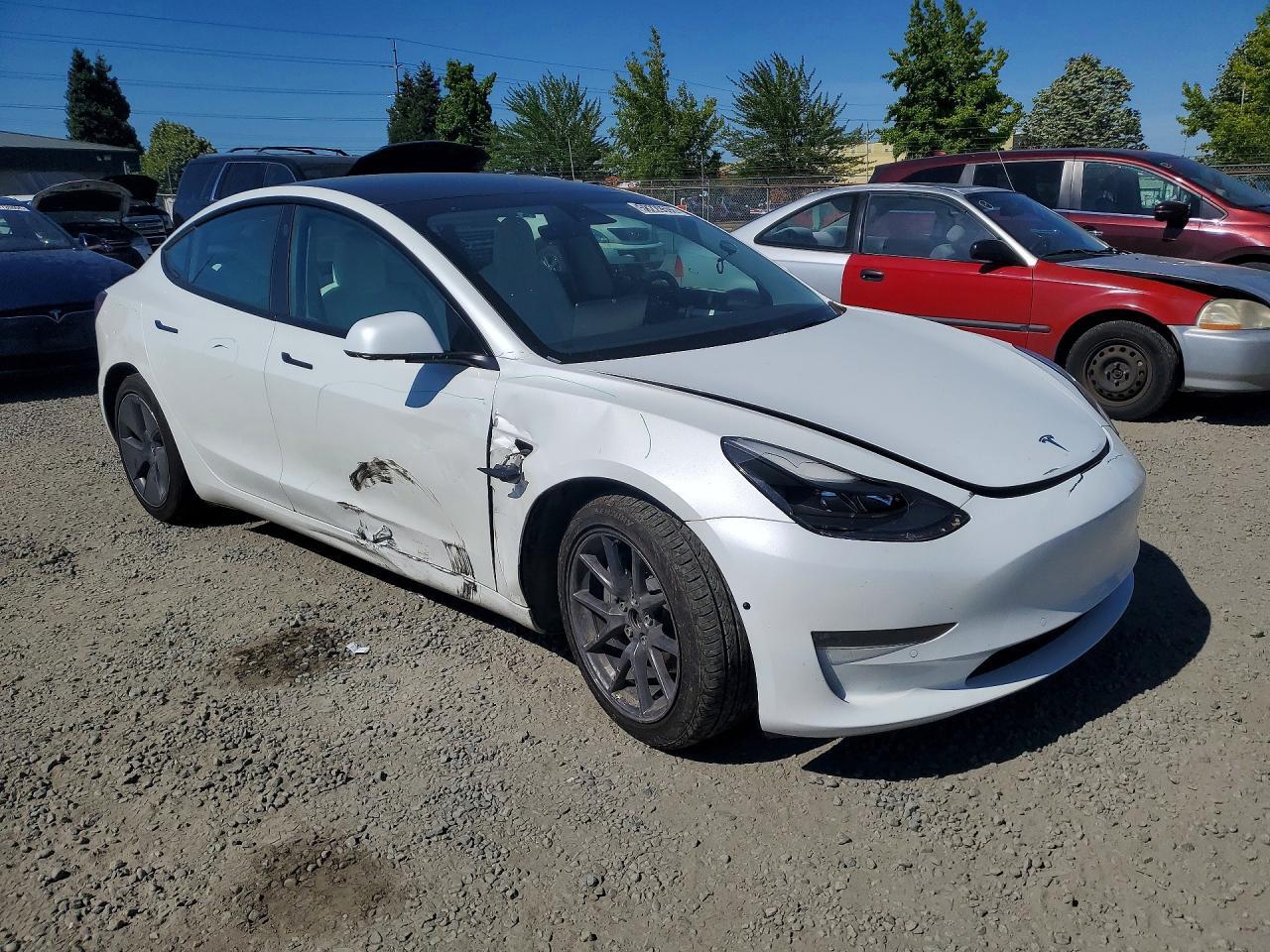 2022 Tesla Model 3 - Фото 4