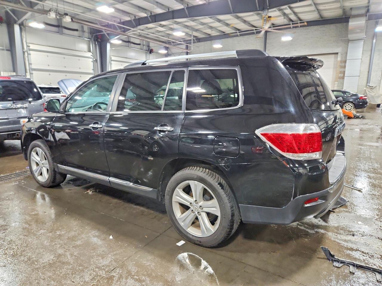 2013 Toyota Highlander Limited - Image 2