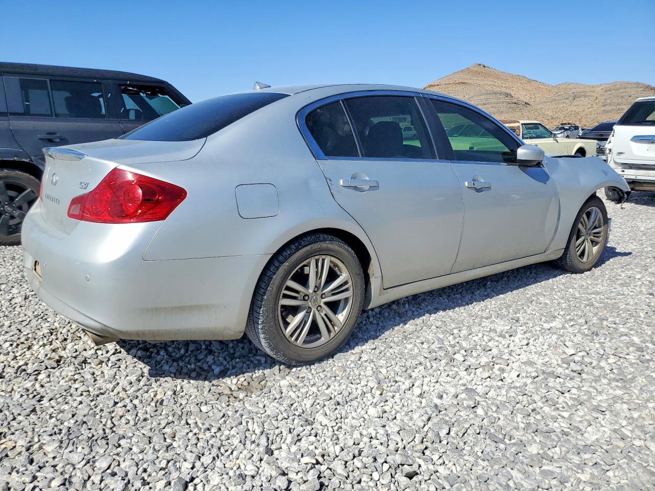 2013 Infiniti G37 Sedan Journey - Image 3