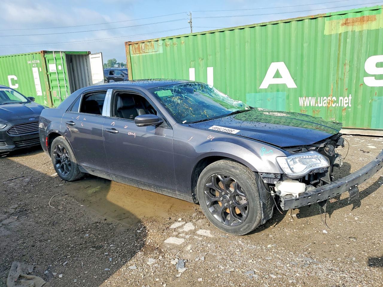 2019 Chrysler 300 S - Фото 4