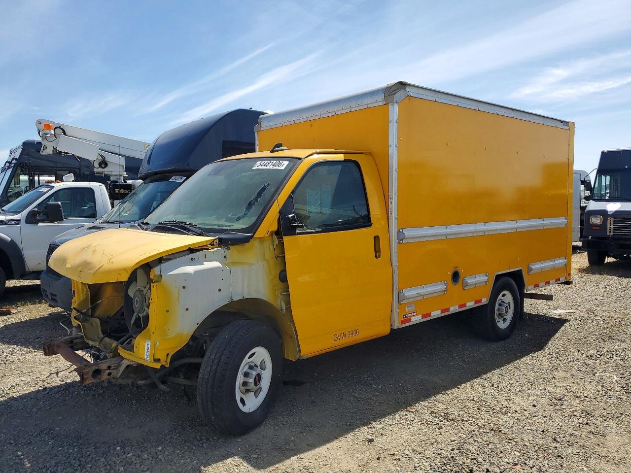 2019 GMC Savana Box Truck - Фото 2