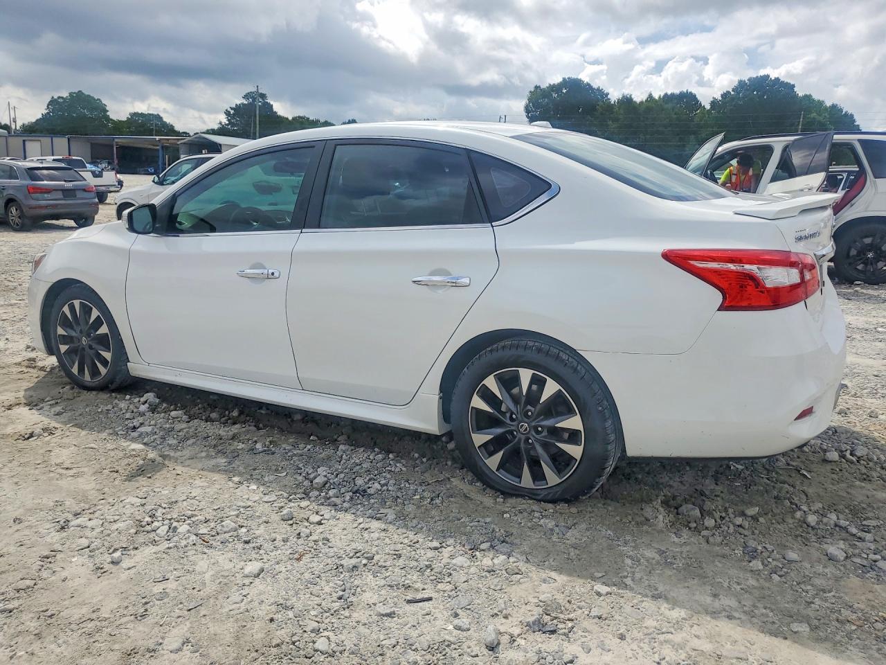 2019 Nissan Sentra Sr Turbo - Фото 2