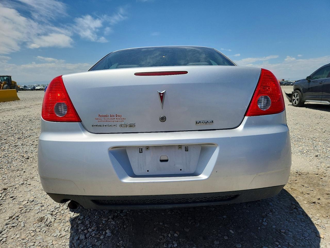 2010 Pontiac G6 - Image 6