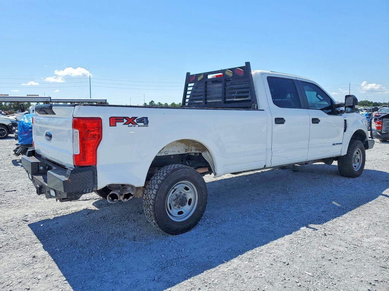 2018 Ford F350 Super Duty - Image 3