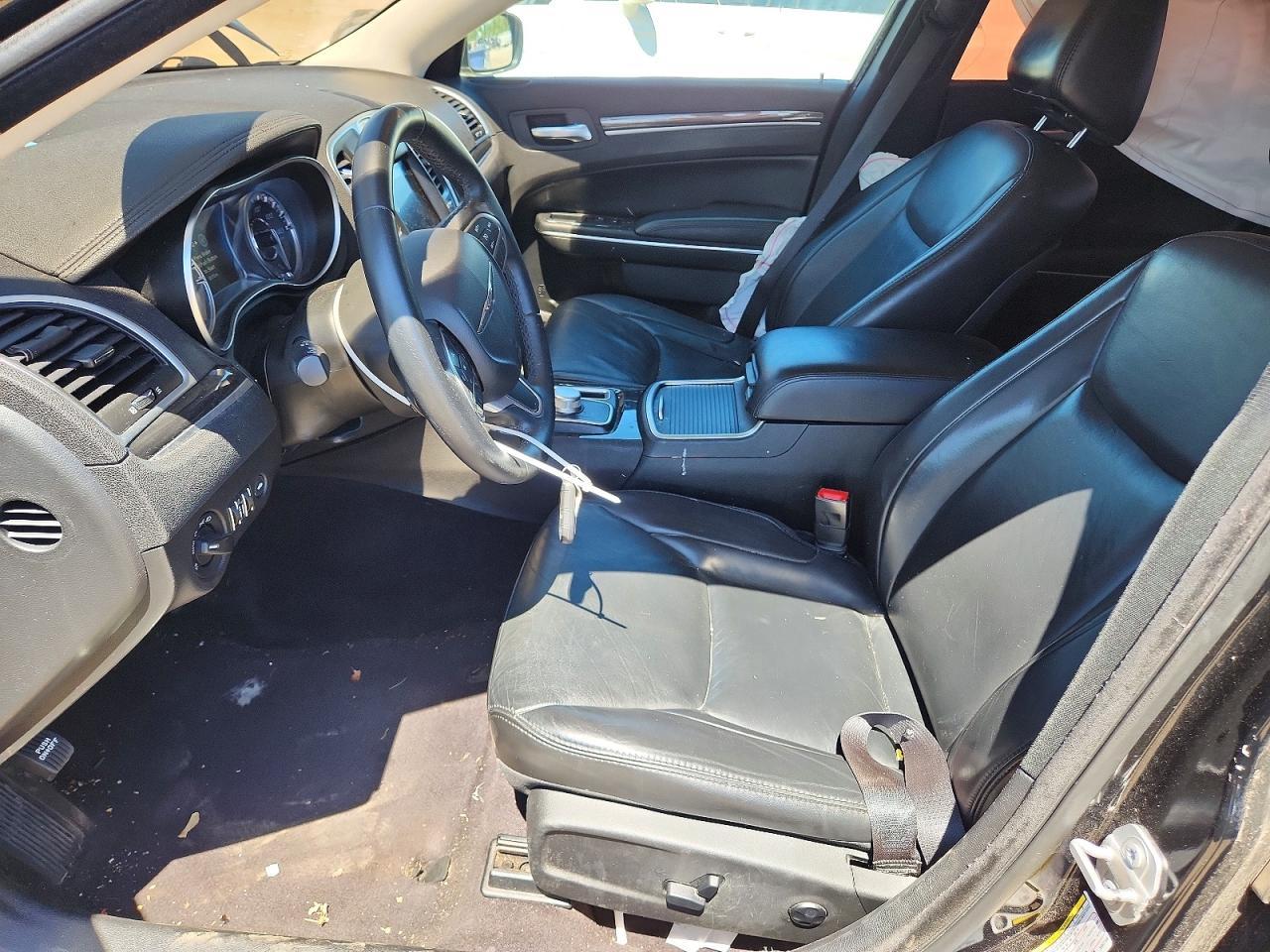2017 Chrysler 300 Limited - Image 7