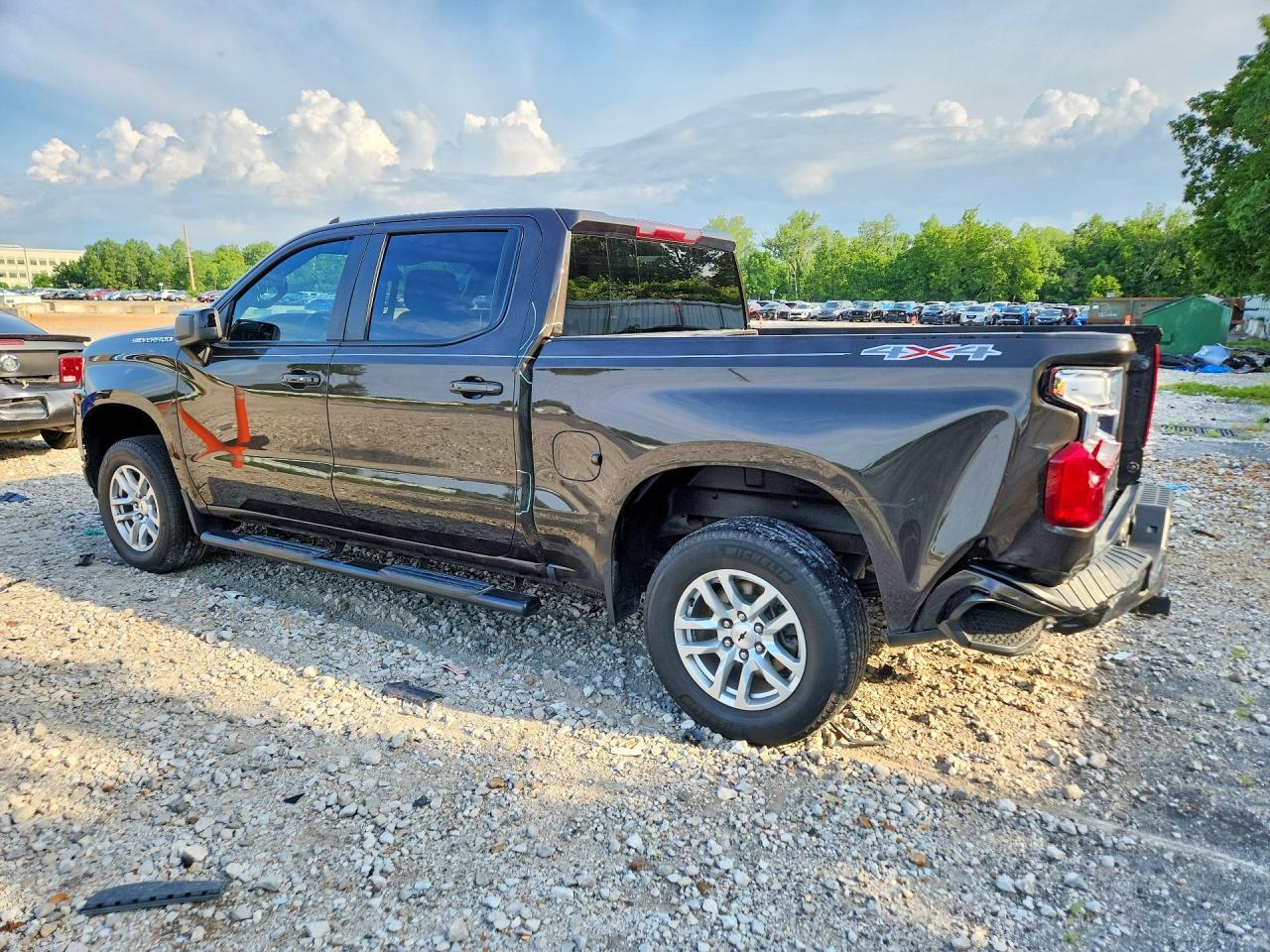 2021 Chevrolet Silverado K1500 Rst - Image 2