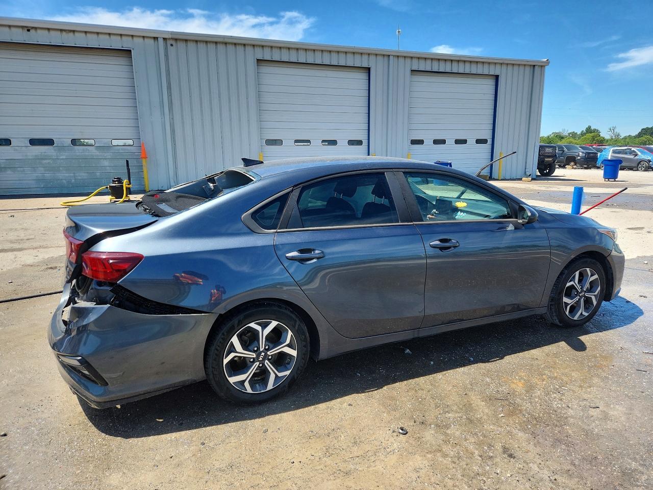 2019 Kia Forte Lxs - Image 3