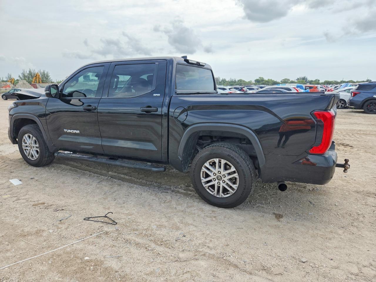 2022 Toyota Tundra Sr5 - Image 2