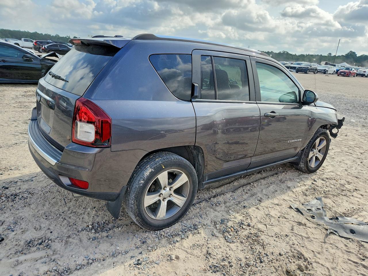 2017 Jeep Compass Latitude - Фото 3