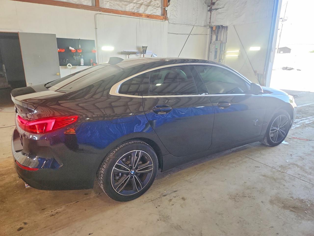 2022 BMW 228Xi - Фото 3