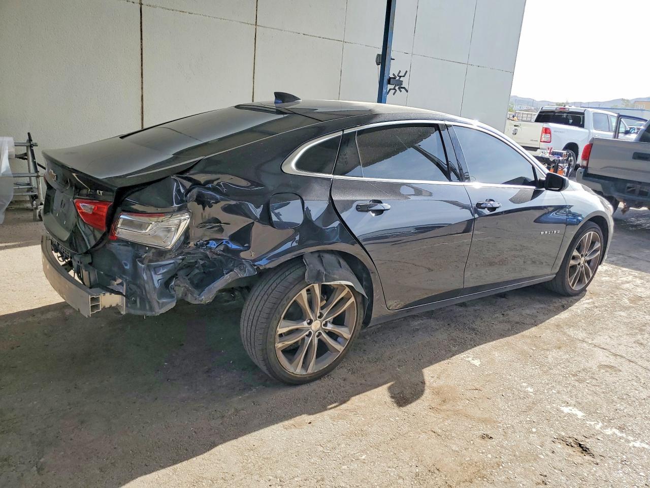 2023 Chevrolet Malibu Lt - Фото 3