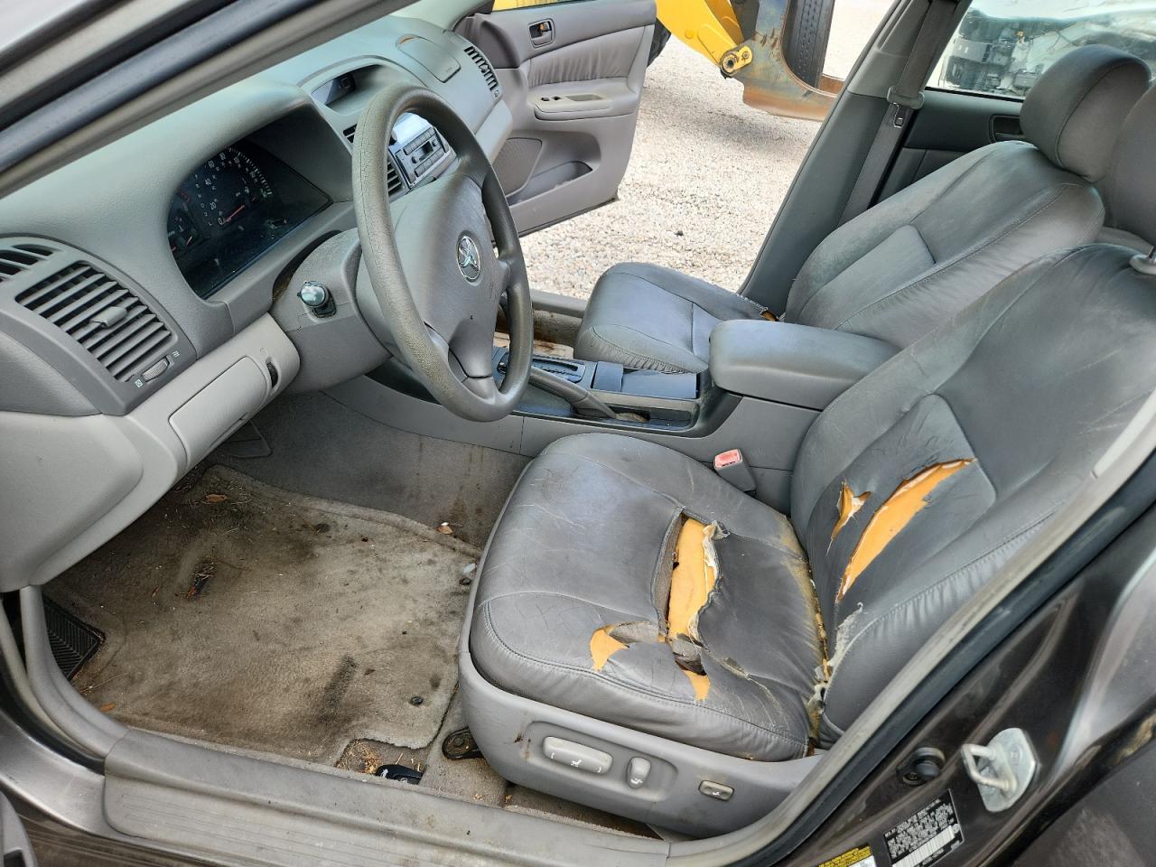 2004 Toyota Camry Le - Image 7