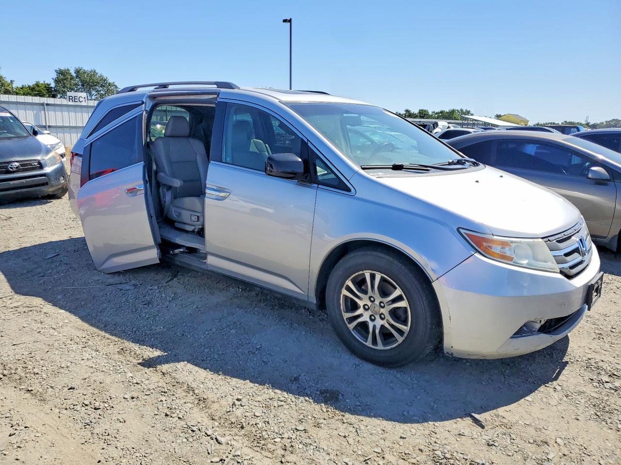 2012 Honda Odyssey Exl - Image 4
