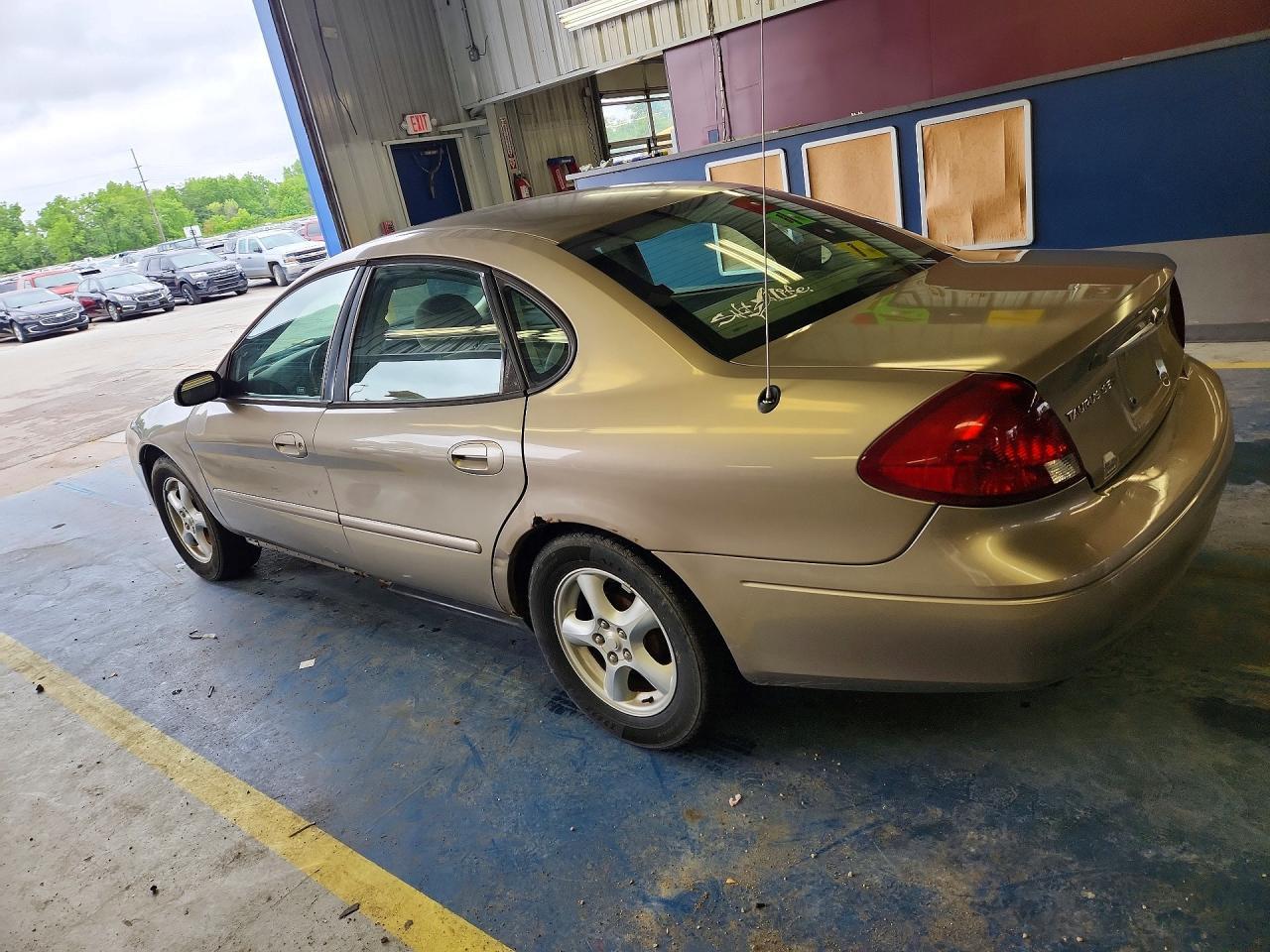 2002 Ford Taurus Ses - Фото 2