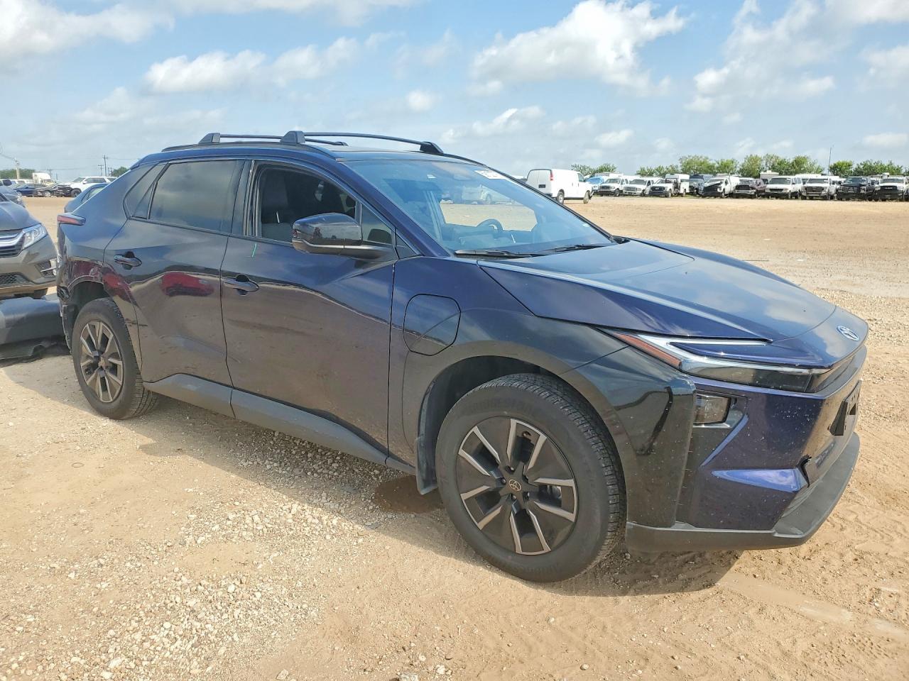 2026 Toyota Bz Xle Plus - Фото 4