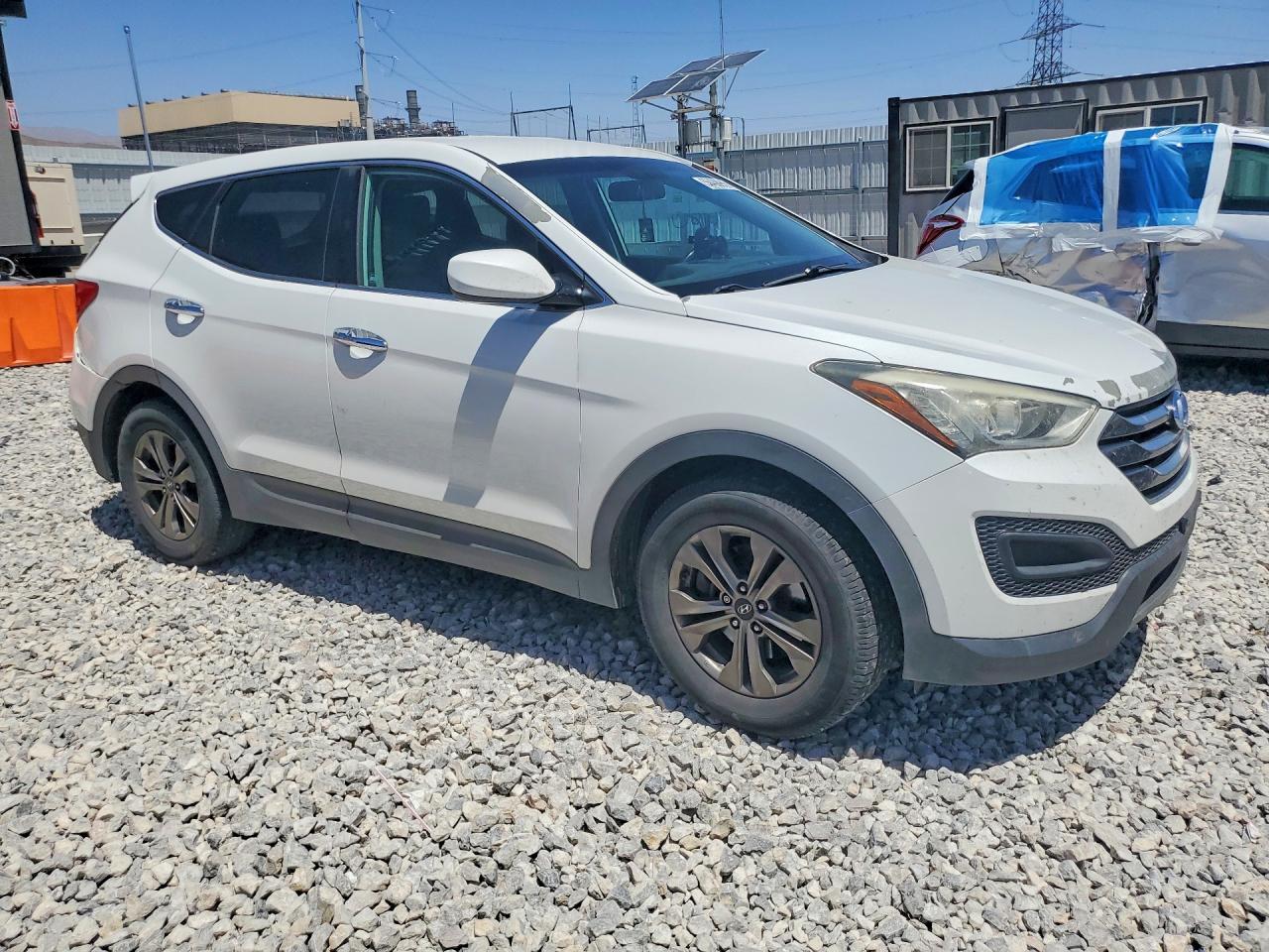 2016 Hyundai Santa Fe Sport 2.4L - Image 4