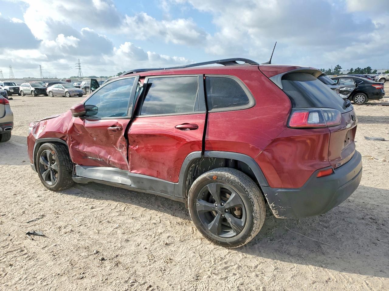 2019 Jeep Cherokee Latitude Plus - Image 2