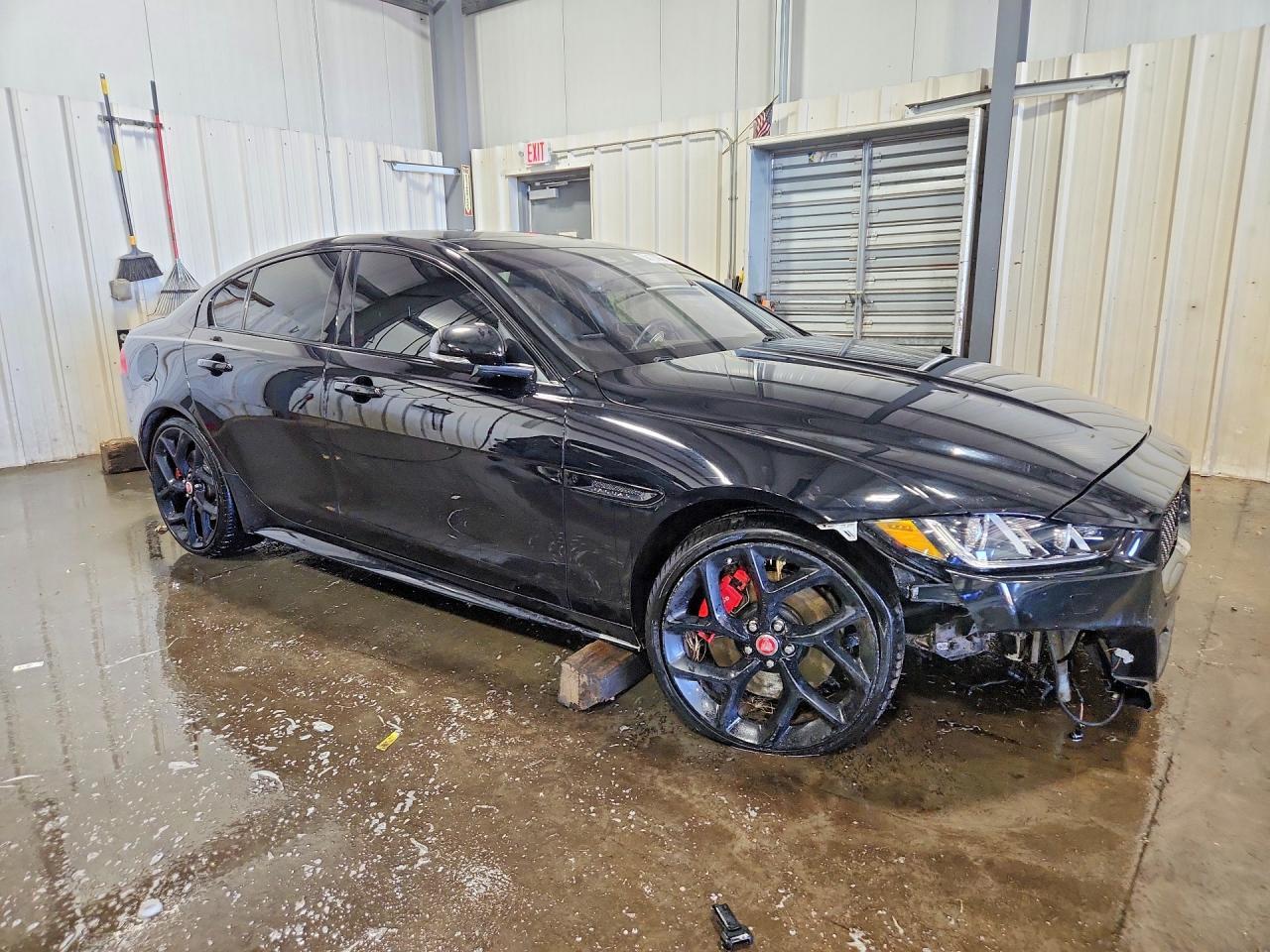 2019 Jaguar Xe S - Фото 4